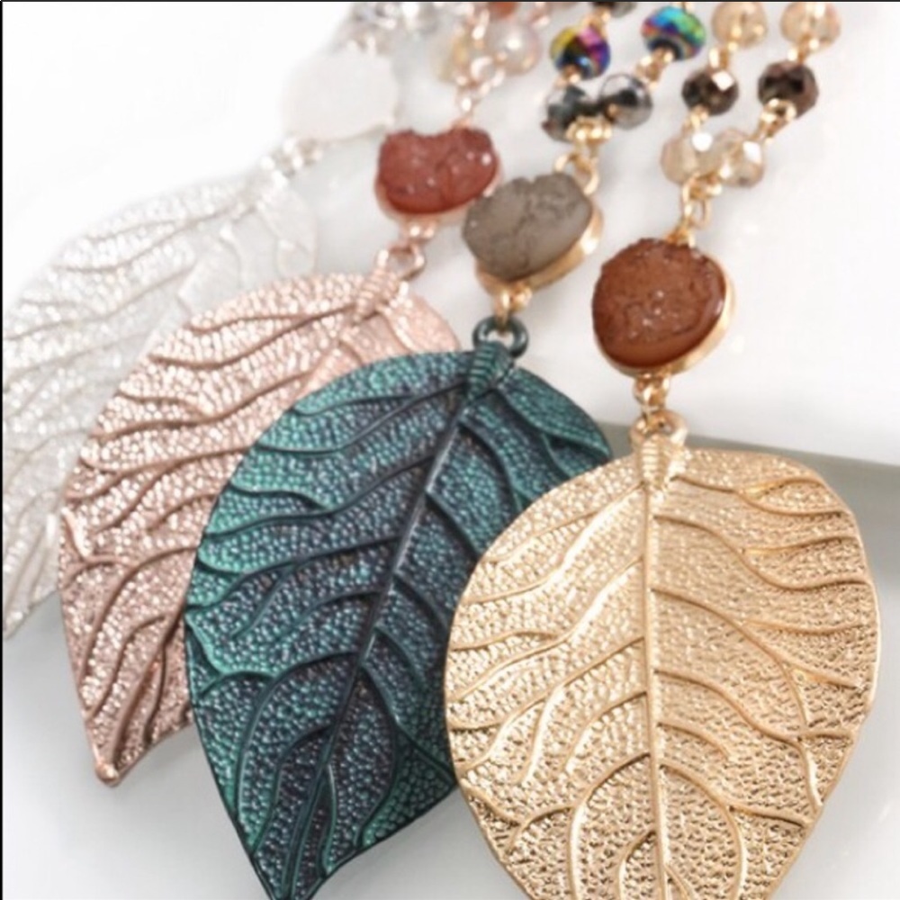 Mixed Bead and Leaf Pendant Long Necklace chain - Picture 6 of 6